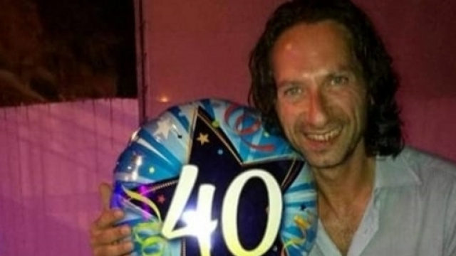 Salvatore Balzano ha annunciato il suicidio via Facebook.