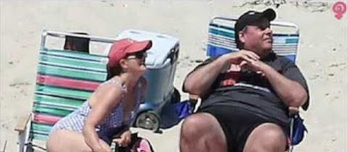 Governor Chris Christie and family enjoy close beach [ImageCredit : LW/YouTube screen shot]