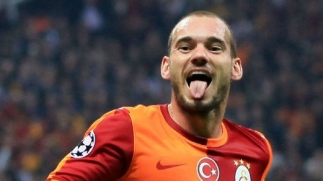 Calciomercato: Sneijder-Milan? Si pu&ograve;