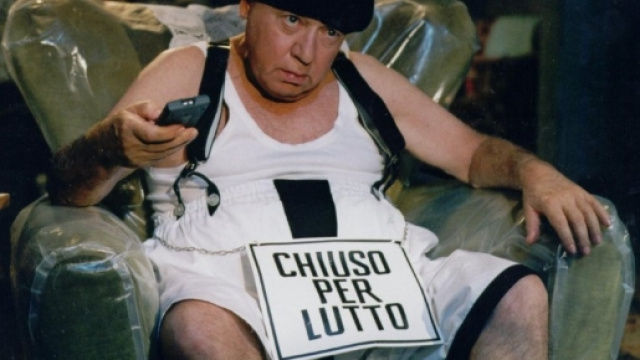 L'attore Paolo Villaggio nei panni di Fantozzi