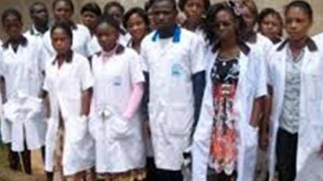 Photo des &eacute;l&egrave;ves-Ma&icirc;tres d'une ENIET