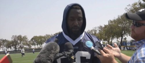 Dallas Cowboys bring back veteran linebacker as training camp starts - Photo: YouTube