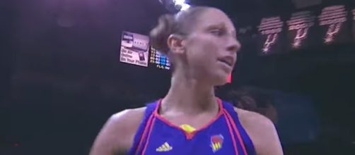 Diana Taurasi and the Mercury host the San Antonio Stars on the WNBA's Sunday schedule. [Image via WNBA/YouTube]