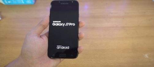 Samsung Galaxy J7 Pro - YouTube/XEETECHCARE Channel
