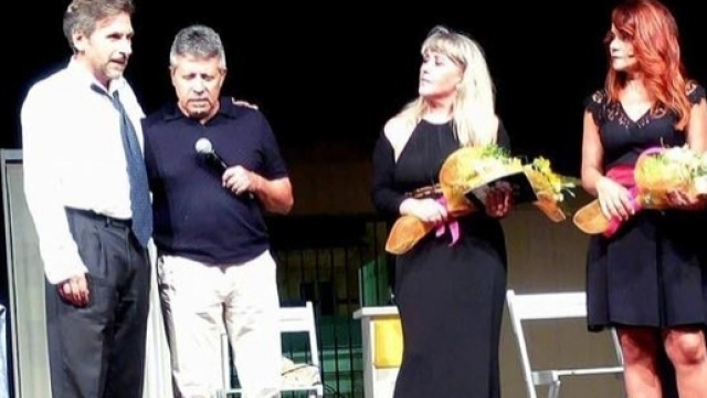 Beppe Rosana, al centro, durante un momento della rassegna Atto Unico