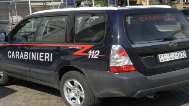 I carabinieri hanno fermato il migrante ubriaco e con il foglio di via che ha quasi ucciso l'autista