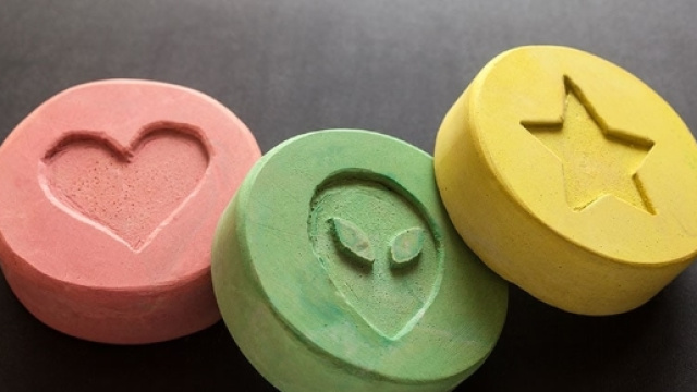 Nella foto, alcune pasticche di Mdma