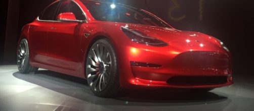Candy Red Tesla Model 3.jpg - Image - Wikimedia | Wiki commons