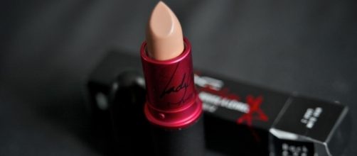 Mac celebrated National Lipstick Day by giving away free lipsticks/Photo via Maria Morri, Flickr