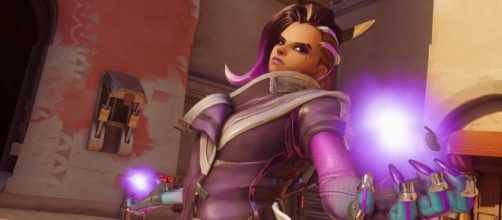 'Overwatch' hero Sombra can hack enemies and health packs (image source: YouTube/Overwatch Strategies)