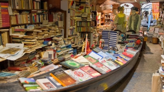 LIBRERIA "ACQUA ALTA" A VENEZIA | nadine's diaries - blogspot.com