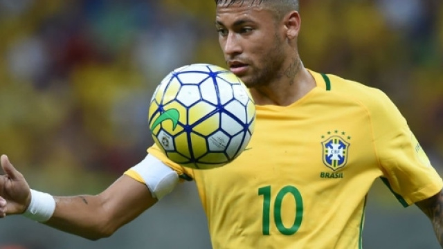 Transferts : l'agent de Neymar ouvre la porte au PSG - France 24 - france24.com