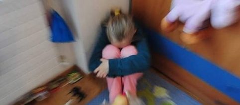 Ragazzina di 12 anni abusata da altri minori