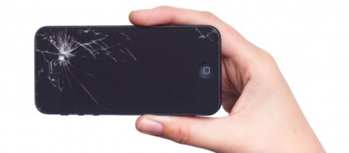 Broken (Image via Freetagger / Pixabay)