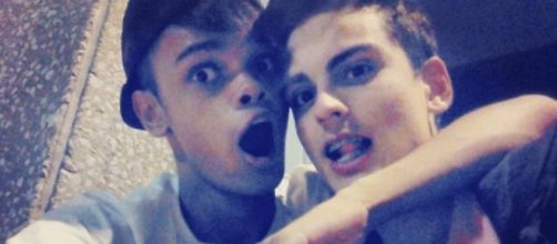 Tu&iacute;tes antigos indicam que Dudu Camargo teve relacionamento homossexual