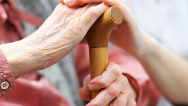 Marche, corso Operatore socio sanitario gratuito 2017, bando e requisiti