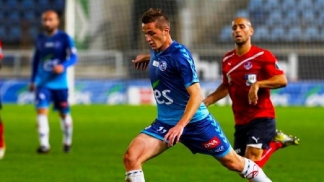 Dimitri Lienard a prolong&eacute; au Racing jusqu'en 2019. (Photo RCSA.fr) http://www.rcstrasbourgalsace.fr/