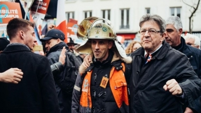 Jean-Luc M&eacute;lenchon se paye le discours d'Emmanuel Macron