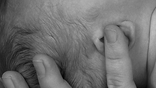 Un bellissimo bambino dopo la nascita.