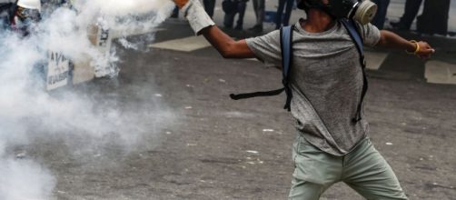 Desarmar a &ldquo;j&oacute;venes que tienen matando en la calle&rdquo; pidi&oacute; Maduro a ... - elpolitico.com