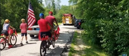 Photo world's shortest 4th of July parade in Mequon, Milwaukee screen capture from YouTube/Milwaukee Journal Sentinel