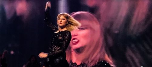 Taylor Swift on "SNL." - https://commons.wikimedia.org/wiki/File:Taylor_Swift_NOW_Super_Saturday_Night_IMG_0636_edited_(33003041702).jpg