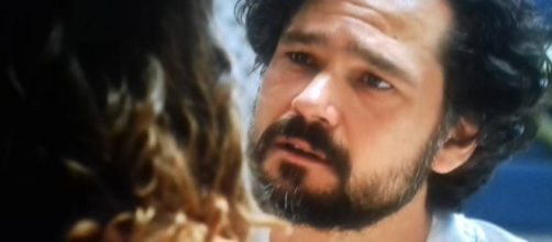 Daniel se declara a Lia na novela (Foto: Reprodu&ccedil;&atilde;o/Record TV)