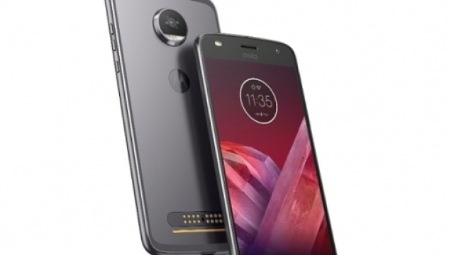 Motorola lancia in italia il nuovo Moto Z2 Play