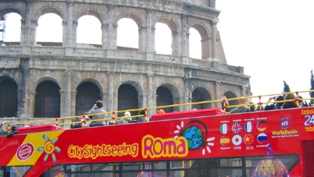 Roma, posti di lavoro per autisti e assistenti alle vendite in City Sightseeing