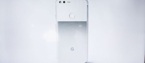 Google Pixel 2 Concept Shows Bezel-less Screen, Takes Inspiration ... [Image source: Pixabay.com]