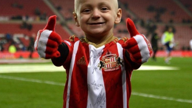 il piccolo Bradley, mascotte del calcio inglese - FOTO - direttanews.it