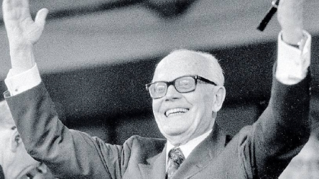 Pertini, il presidente che sapeva resistere (Marco Travaglio ... - wordpress.com