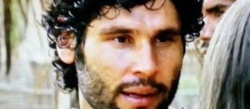 Joana reencontra Asher na novela (Foto: Reprodu&ccedil;&atilde;o/ Record TV)