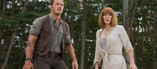 Owen and Claire are back in the 'Jurassic World' sequel. [Image via Movie Craft/Youtube Screenshot]