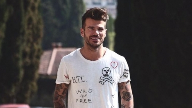 Uomini e Donne: Claudio Sona offeso durante una serata