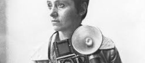 Diane Arbus' photos of marginalized people questions standards of beauty and aesthetics.(thefamouspeople.com/Creative Commons)