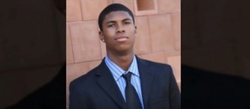 Photo Bakari Henderson screen capture from YouTube / TenTen TV