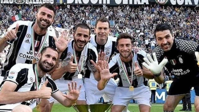 Calciomercato Juventus, importante addio in difesa?