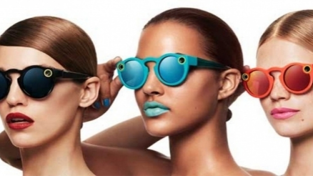 D&eacute;couvrez Spectacles, les lunettes connect&eacute;es de l'application Snapchat