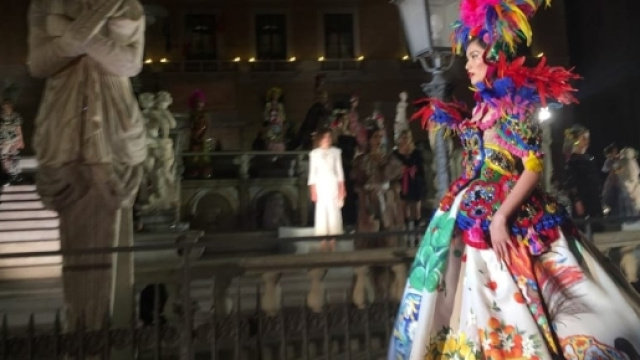 Dolce&Gabbana, sfilata di Alta Moda a Piazza Pretoria
