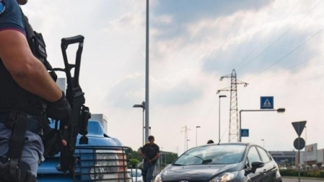 Terrorista minaccia di tagliare la testa ai bambini occidentali.