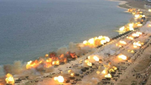 Nord Corea, parata per gli 85 anni delle forze armate: sparati 400 ... - corriere.it