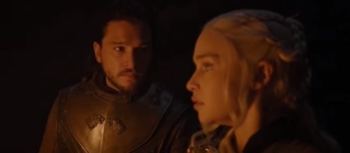 Jon Snow and Daenerys at the Dragonglass cave in "Game of Thrones" Season 7 Episode 4. (Photo:YouTube/Ben Quincy-Shaw)