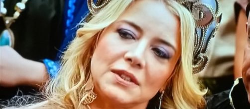 Sammu-Ramat se interessa por Rabe-Saris na novela (Foto: Reprodu&ccedil;&atilde;o/RecordTV)