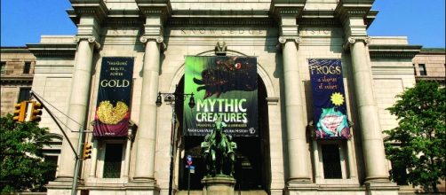 The American Museum of Natural History houses largest dinosaur remains | Smart Destinations | Wikimedia