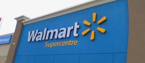 Walmart receives criticism over 'back to school' display with gun case [Image: Wikimedia/Benchapple/CC BY-SA 3.0