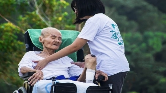 Avvisi pubblici per operatori socio sanitari