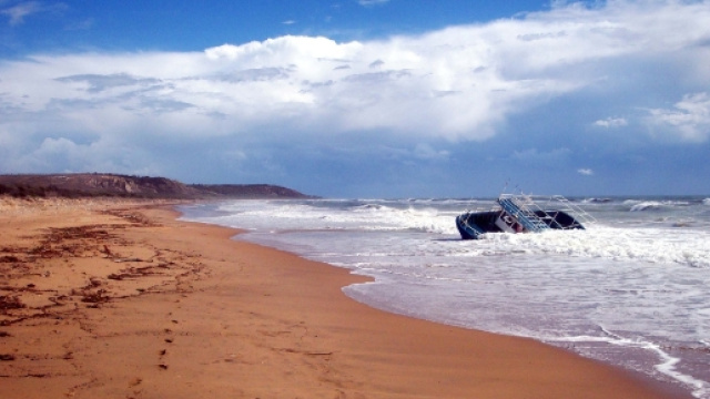 Copyright LaughingRaven: metafora del dramma avvenuto sulle coste yemenite.