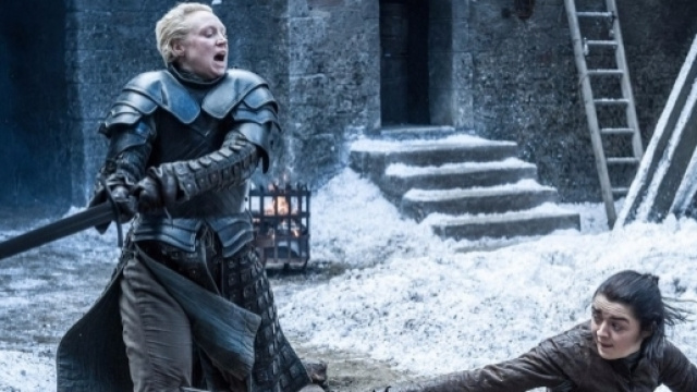 Game of Thrones&nbsp;: L'&eacute;trange d&eacute;tail pendant le duel Arya / Brienne