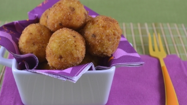 Secondi piatti veloci: polpette di tonno e patate, davvero gustose